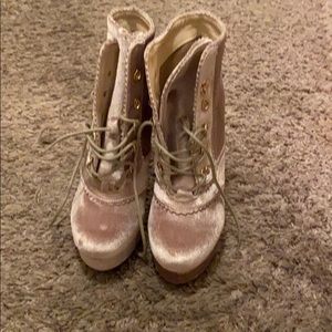 Beige boots